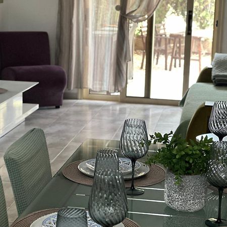 Beautiful Apartment Near The Sea And A Large Private Garden Paphos Exterior photo