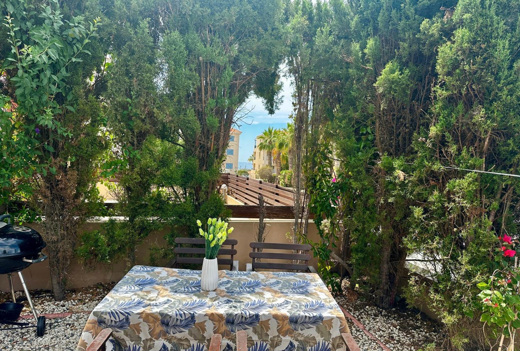 Beautiful Apartment Near The Sea And A Large Private Garden Paphos Exterior photo